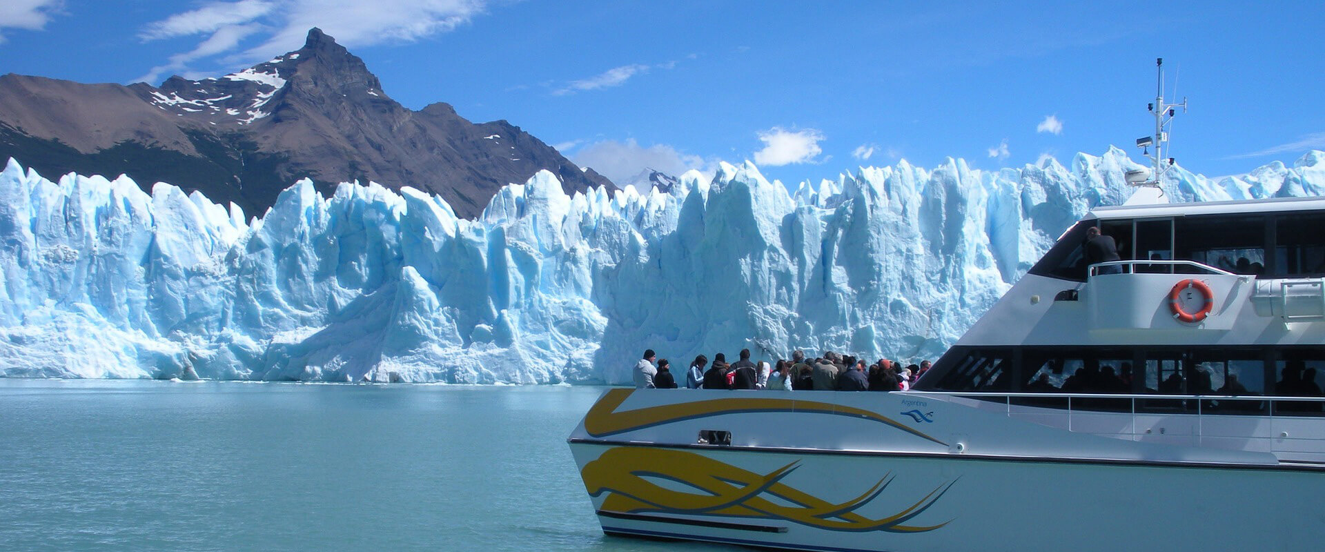 Visit to Glacier Perito Moreno + Safari Nautico